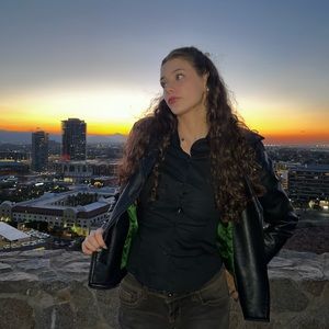 Meet your Posher, Jade